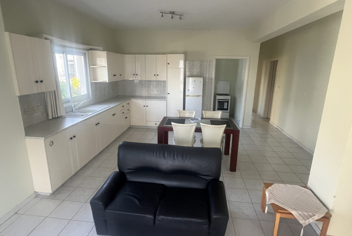 Spacious 2-bedroom Apartment, Egkomi, Nicosia