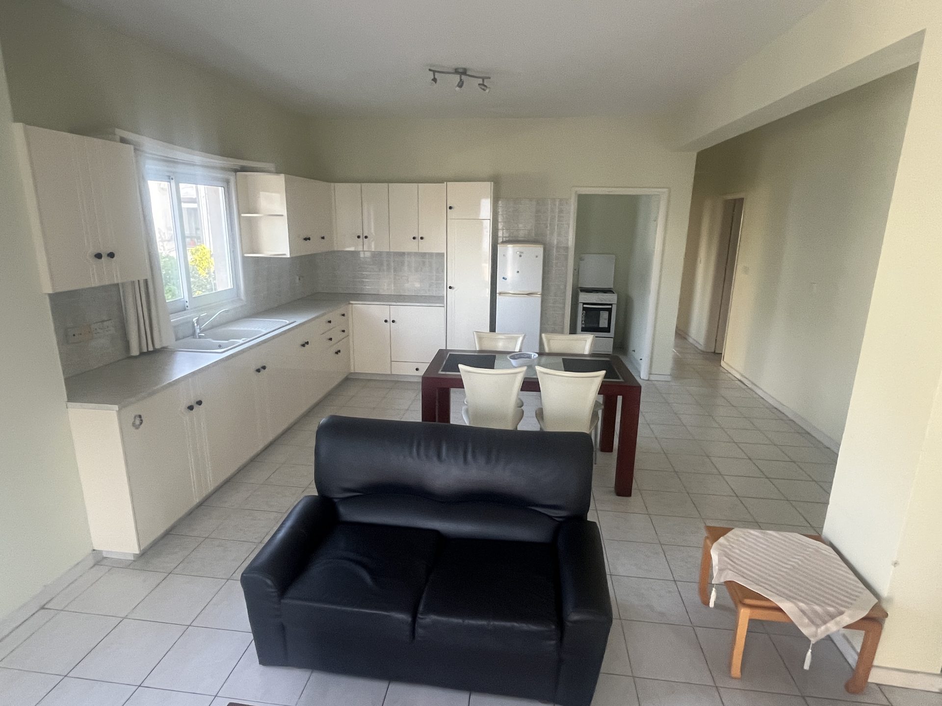 Spacious 2-bedroom Apartment, Egkomi, Nicosia