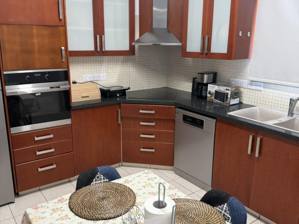 Charming 3-bedroom Apartment, Egkomi, Nicosia