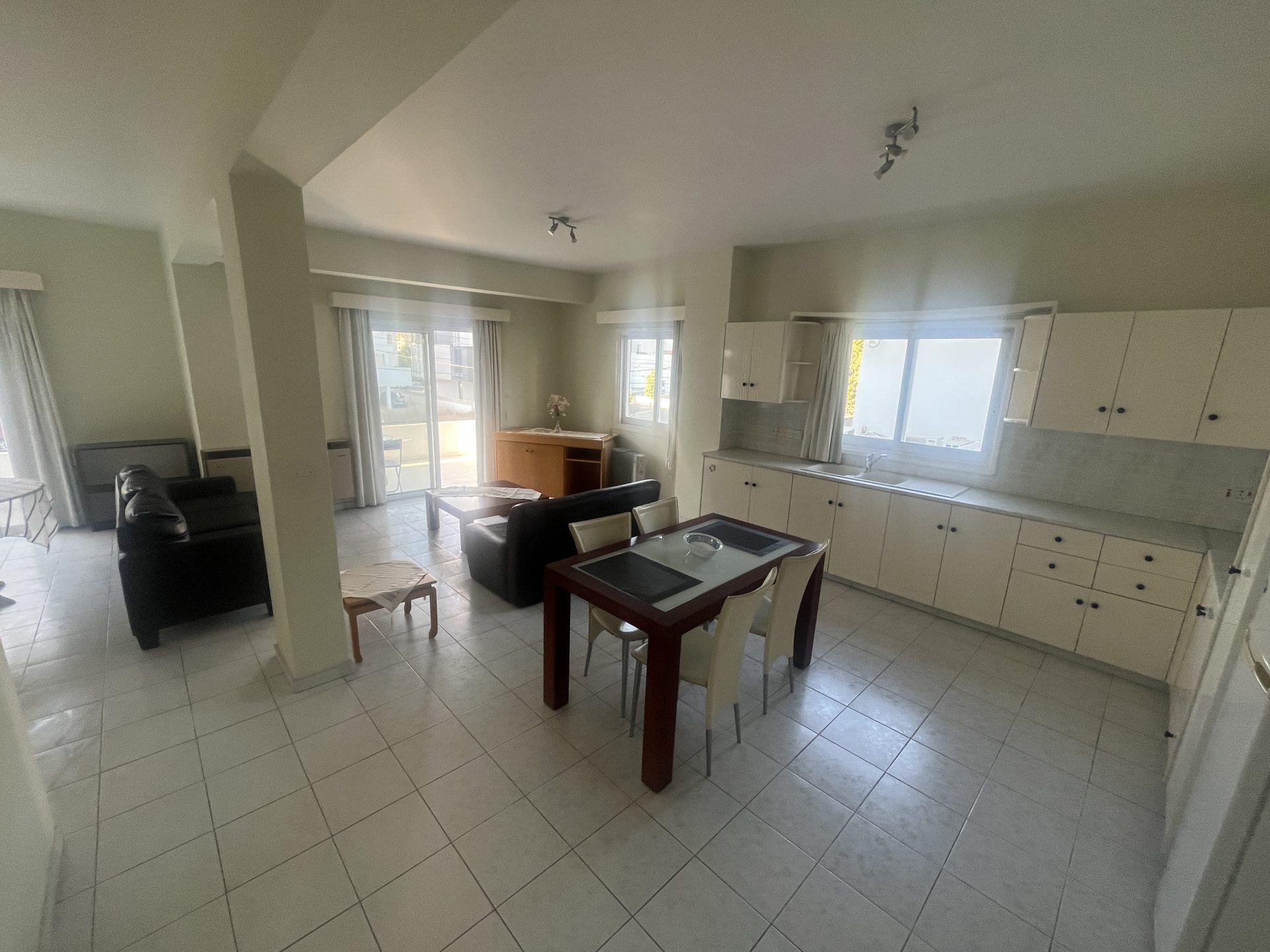 Spacious 2-bedroom Apartment, Egkomi, Nicosia