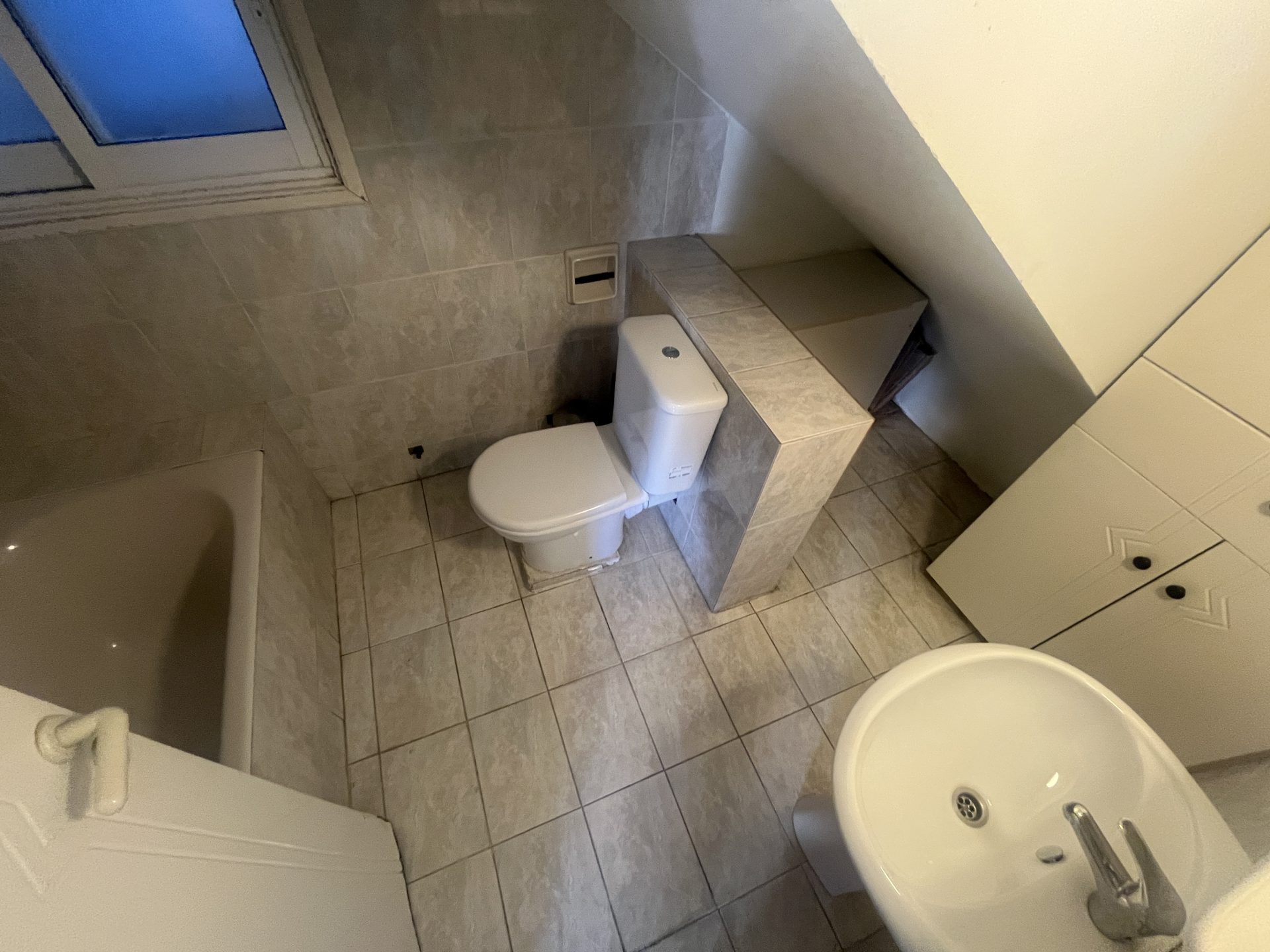 Spacious 2-bedroom Apartment, Egkomi, Nicosia