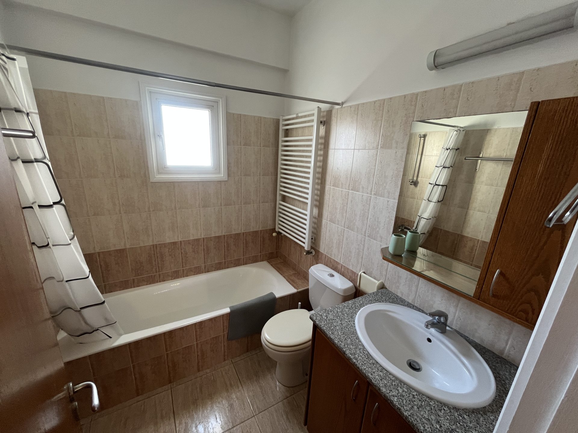 Delightful 2-bedroom Apartment for Rent, Egkomi, Nicosia