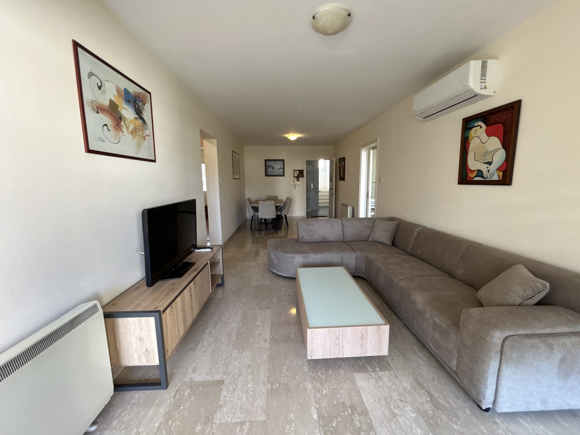 13 Cozy 2-bedroom Apartment, Egkomi, Nicosia