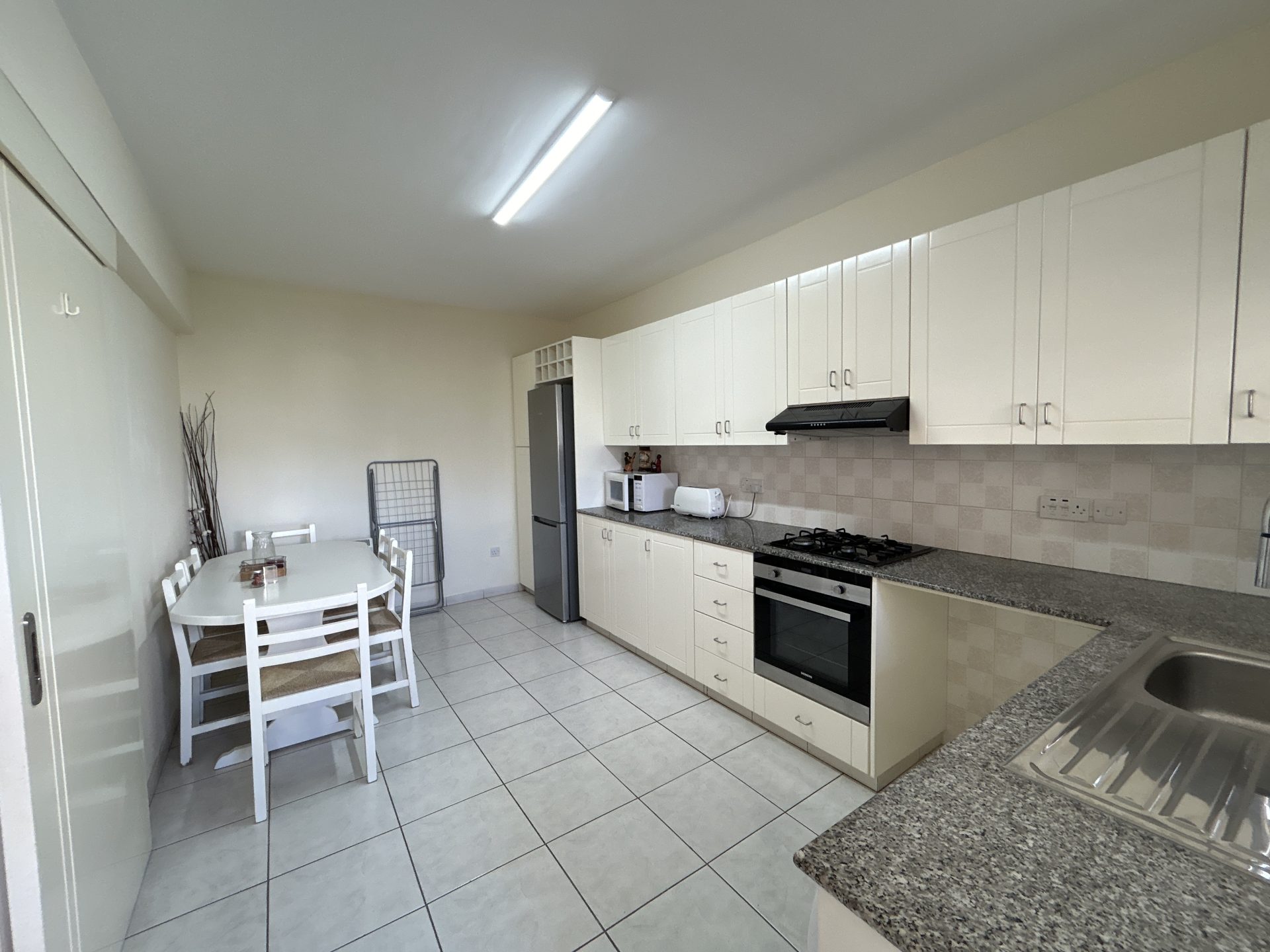 19 Cozy 2-bedroom Apartment, Egkomi, Nicosia